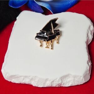 Gold & Black Enamel Grand Piano Brooch – Mini 14K Gold Plated Scarf Coat Pin NWT